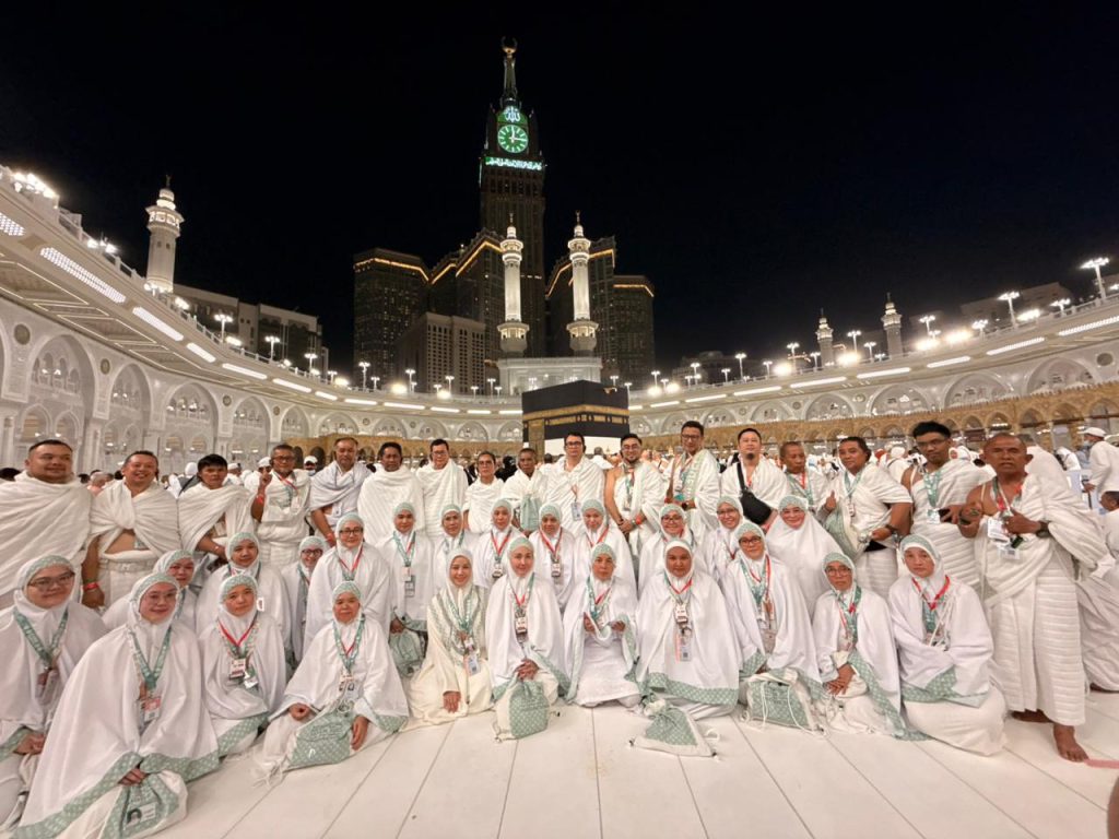 Jamaah Paket Umroh Safari Suci Bandung di Masjidil Haram terkait informasi visa umroh berlaku berapa lama